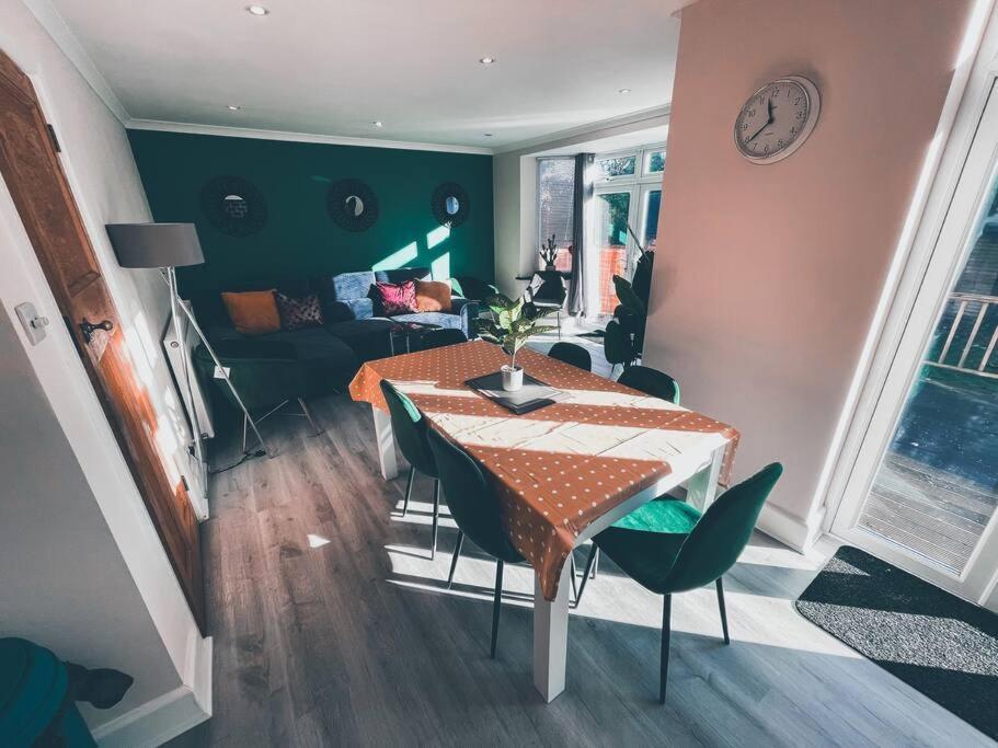 Modern 3 Ground Floor Parking And Garden Apartment บอร์นมัธ ภายนอก รูปภาพ